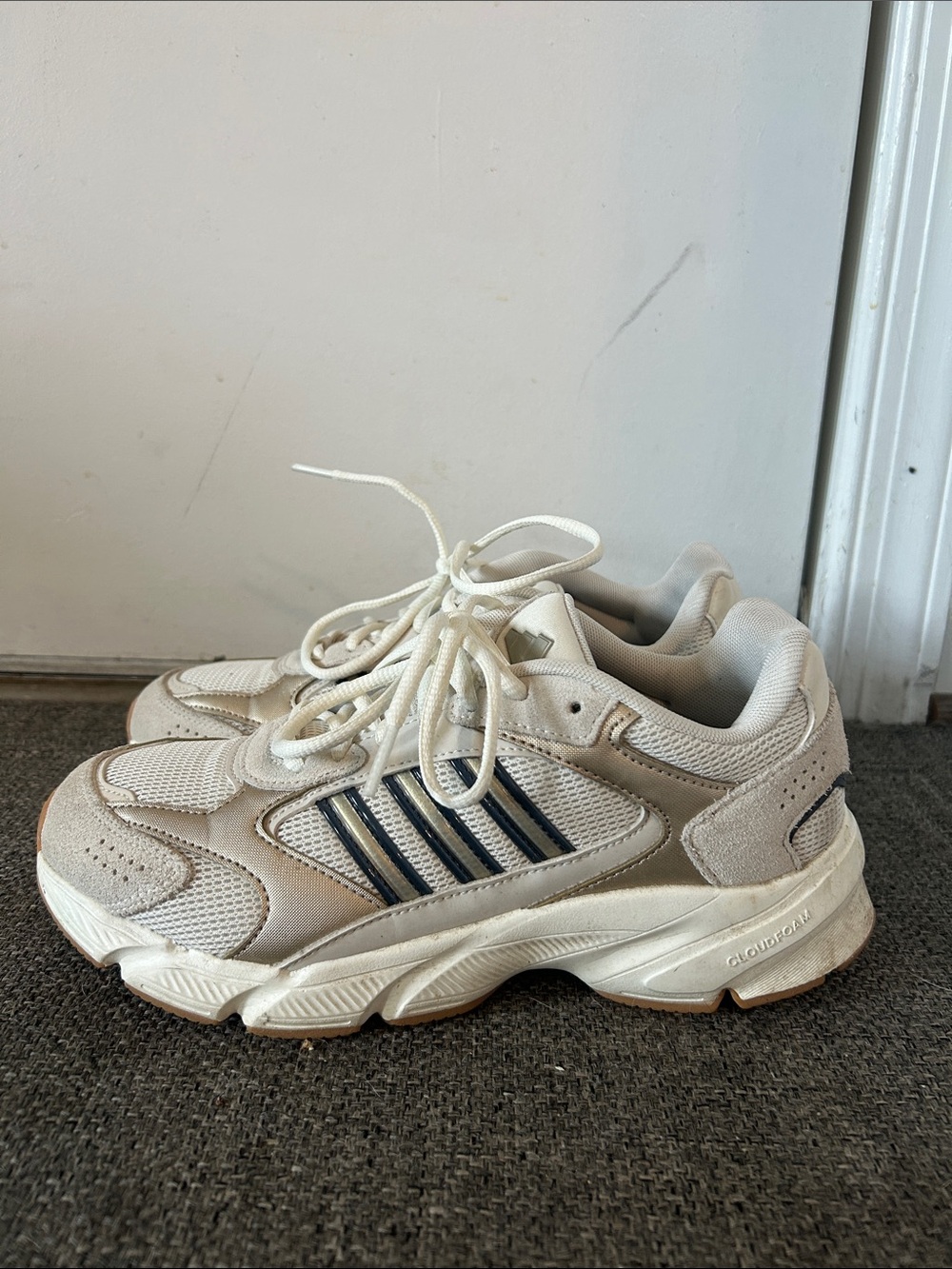 adidas Womens cloud foam sneakers